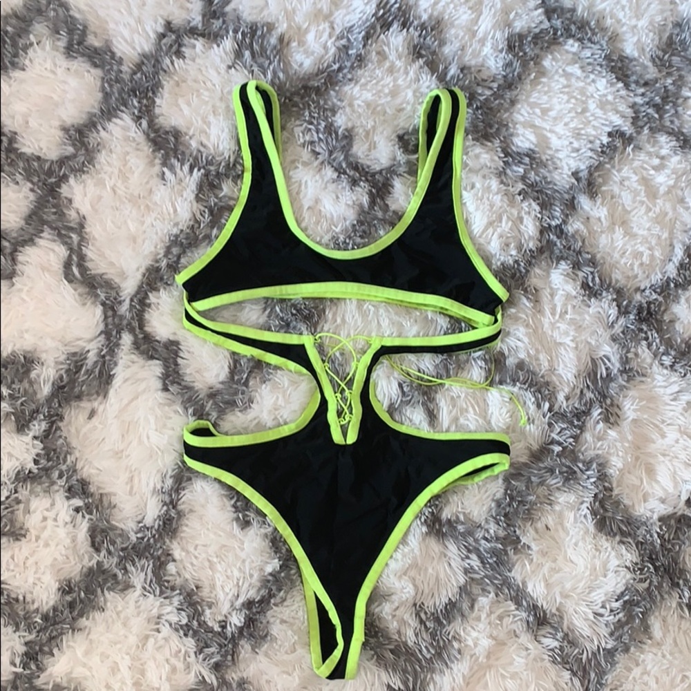FashionNova Women’s Bodysuit/Bikini, Medium